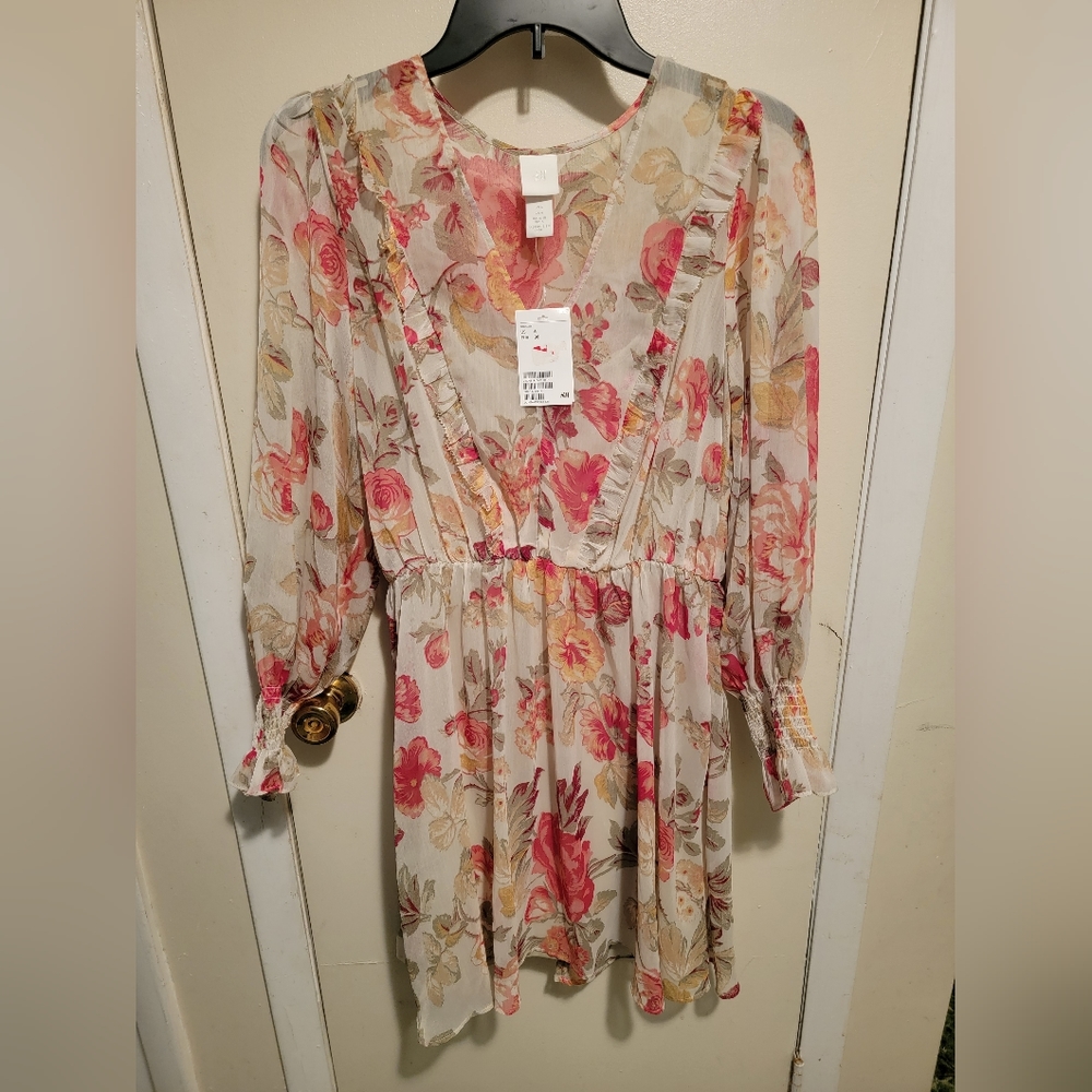 NWT Multicolor Floral Print H&M Mini Dress with Smoked Sleeve